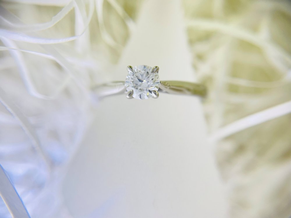 輝く品番MDR-104のプラチナリング